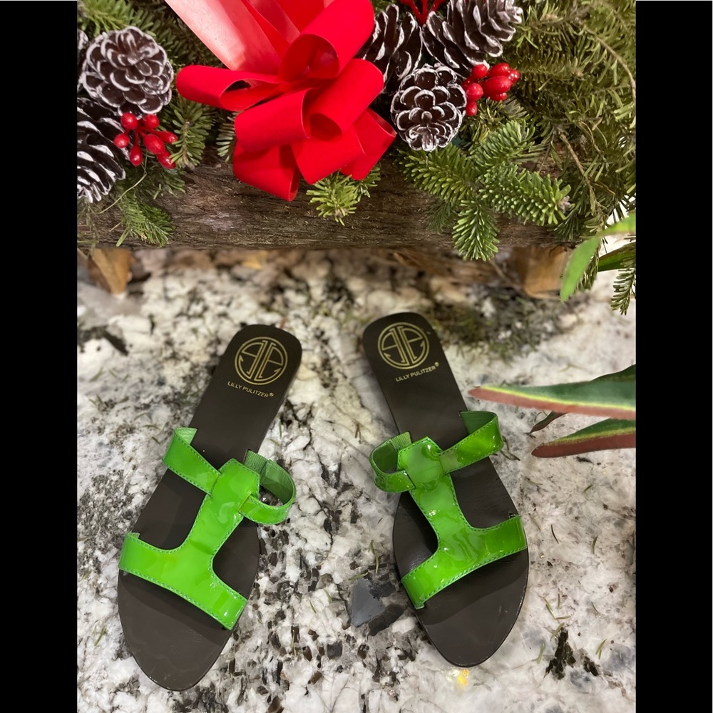 Lilly Pulitzer sandals size 6.5